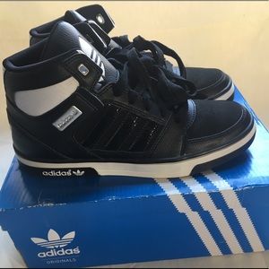Adidas Hard Court Hi2 Black Kids SZ 5